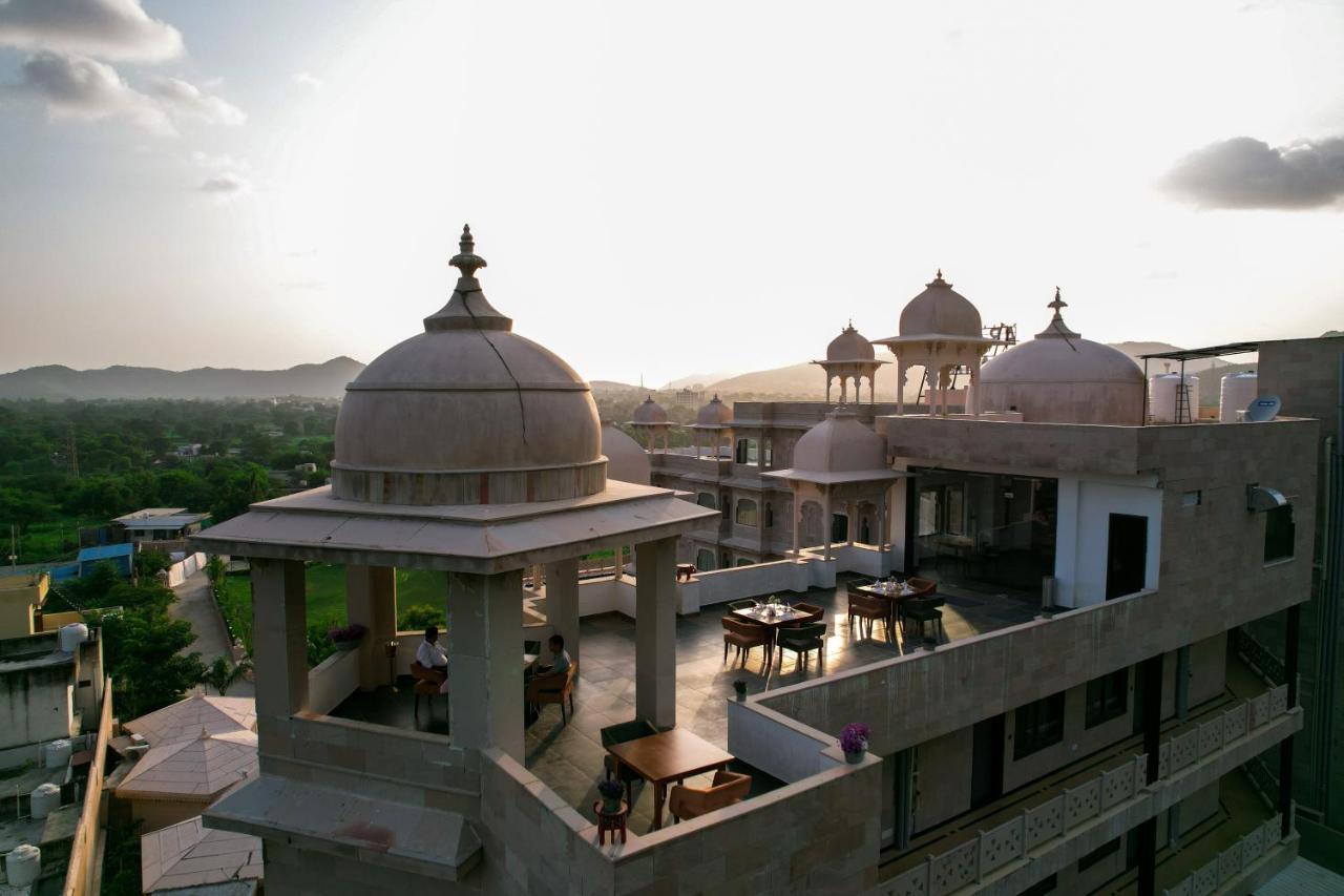 Traavista Aravali Mahal Hotel Удайпур Екстериор снимка