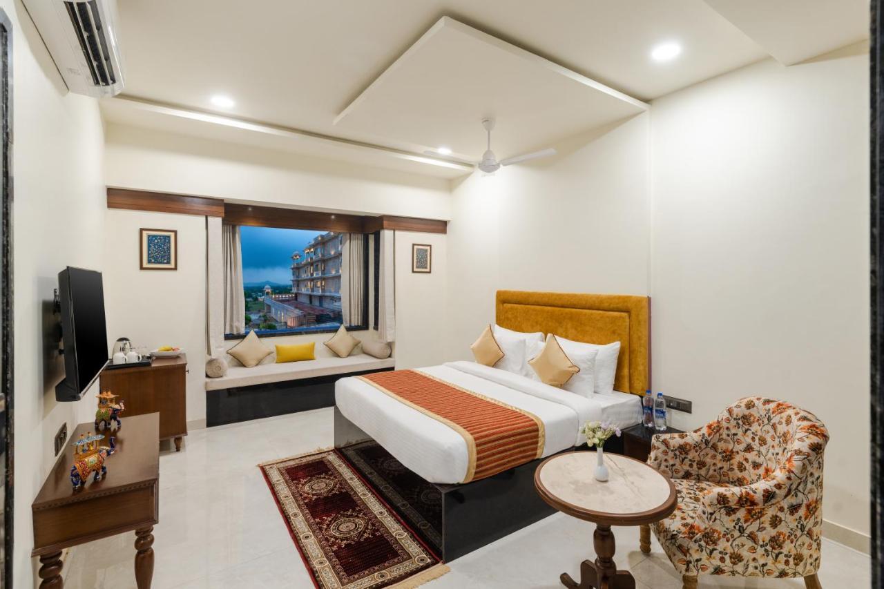 Traavista Aravali Mahal Hotel Удайпур Екстериор снимка