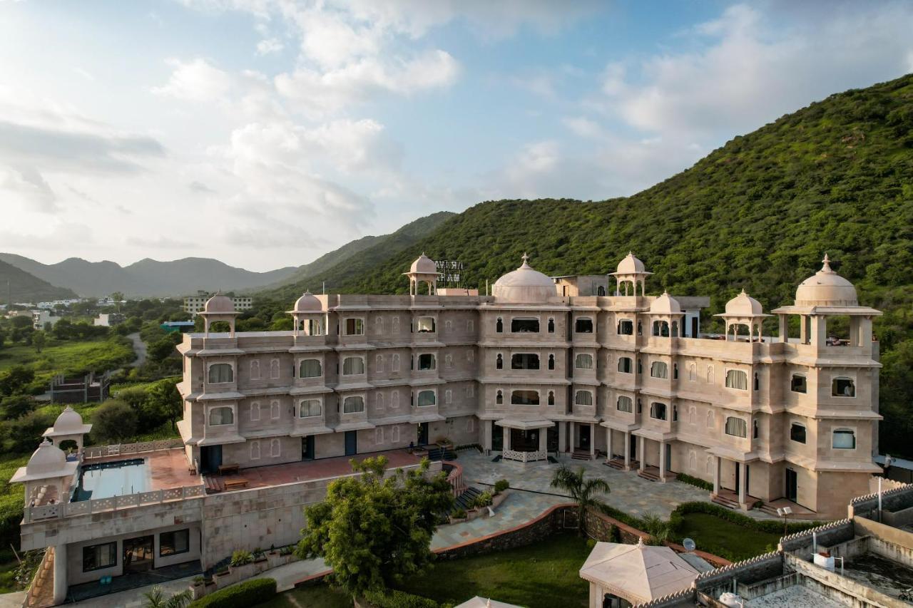 Traavista Aravali Mahal Hotel Удайпур Екстериор снимка