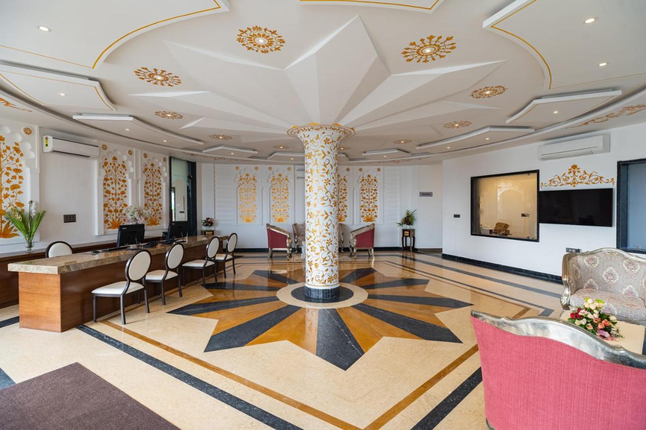 Traavista Aravali Mahal Hotel Удайпур Екстериор снимка