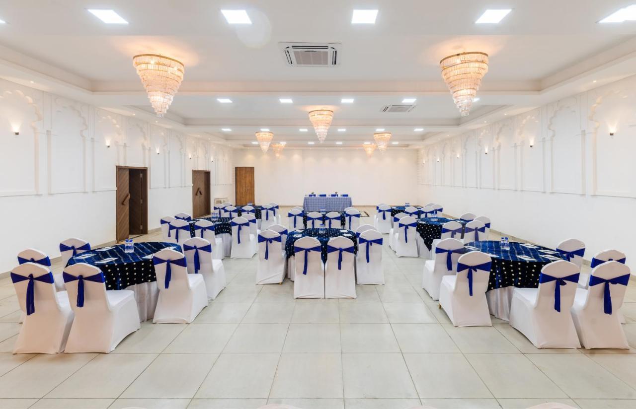 Traavista Aravali Mahal Hotel Удайпур Екстериор снимка