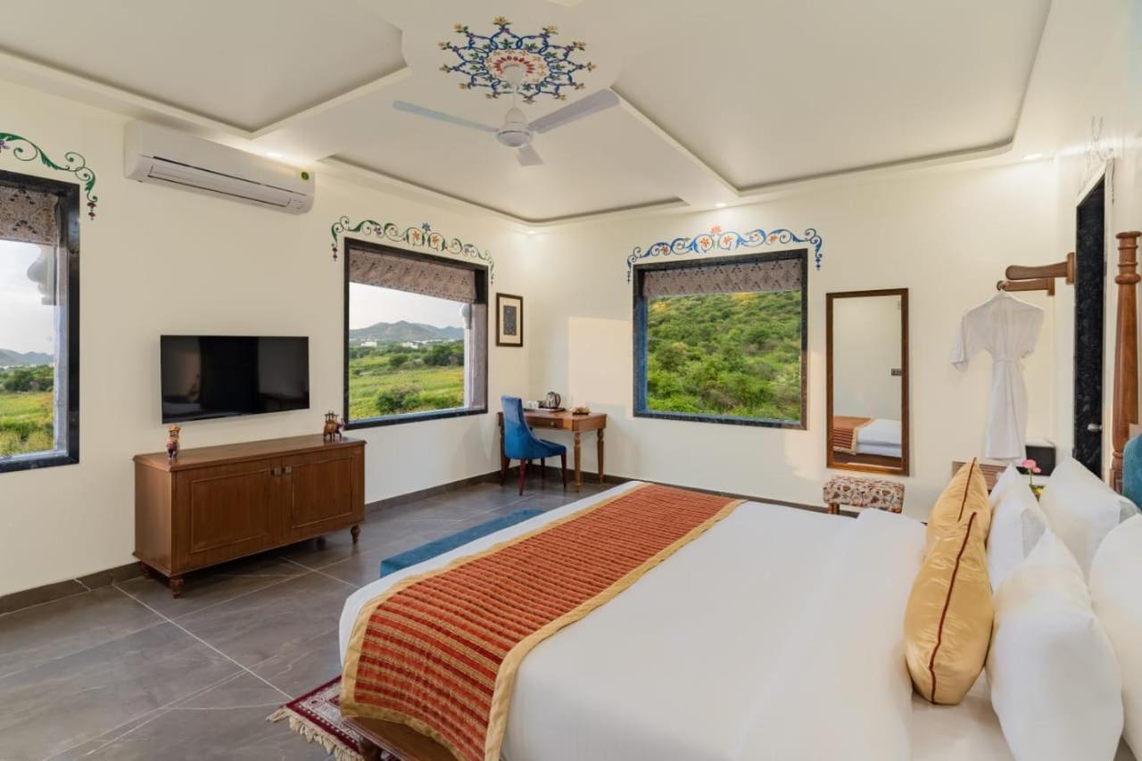 Traavista Aravali Mahal Hotel Удайпур Екстериор снимка