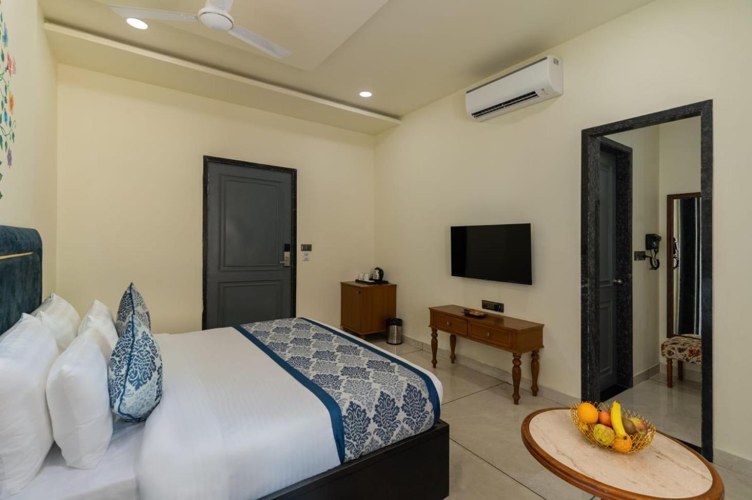 Traavista Aravali Mahal Hotel Удайпур Екстериор снимка