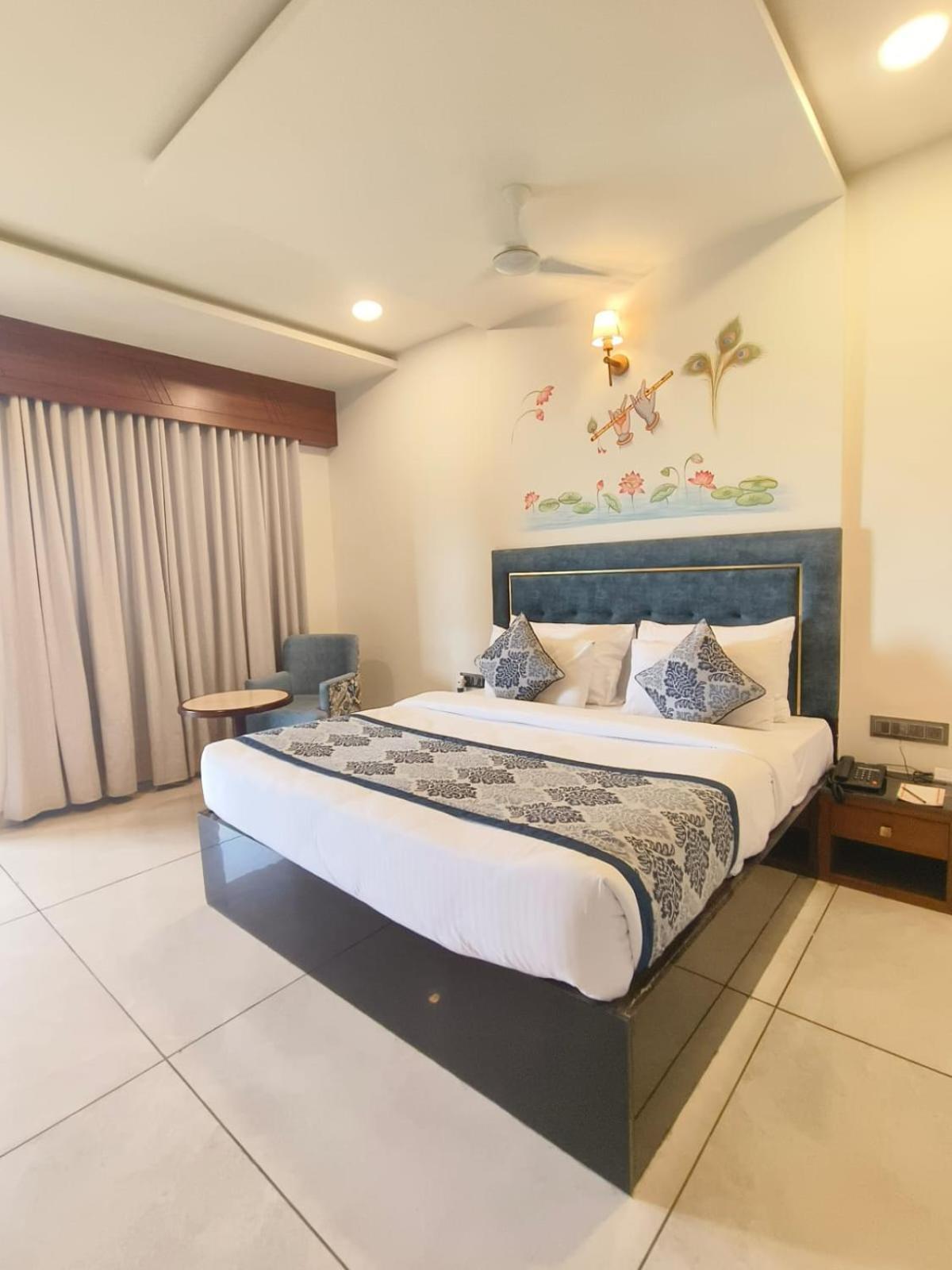 Traavista Aravali Mahal Hotel Удайпур Екстериор снимка